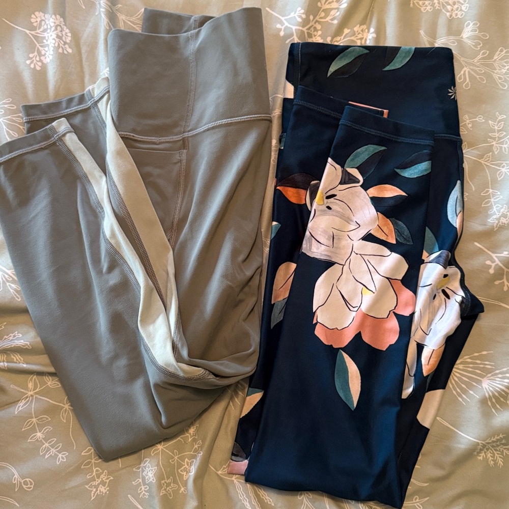 2 Pair Athleta Leggings Size Small